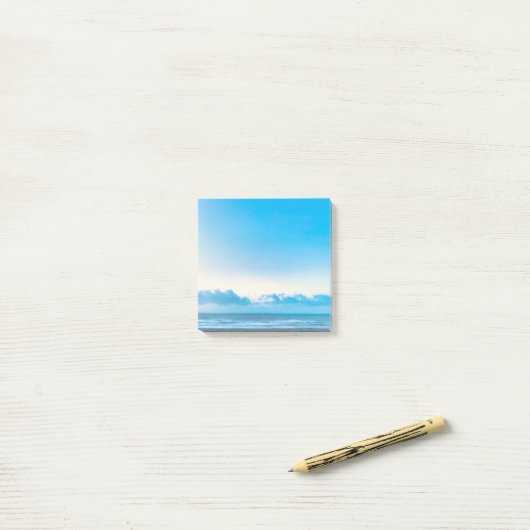 Post-it® Bleu Calm Beach Scène (Sur un bureau)