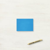 Post-it® Bleu clair avec texture granuleuse (Sur un bureau)