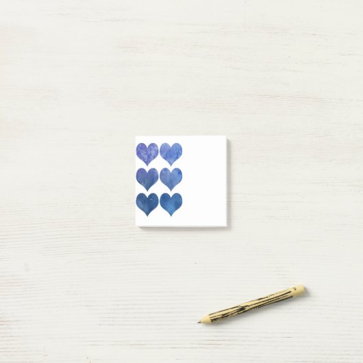 Post-it® Bleu Hearts Post-it Notes (Sur un bureau)