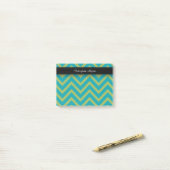 Post-it® Bleu / sarcelle et chevron vert (Sur un bureau)