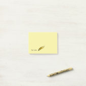 Post-it® Bloc-notes - Stylo à plume jaune (Sur un bureau)