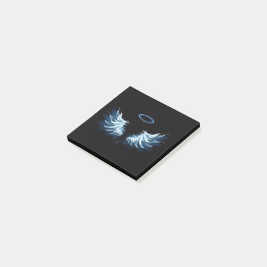 Post-it® Blue Glowing Angel Wings on black background (Incliné)