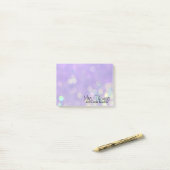 Post-it® Bokeh Post It Notes 4x3 (Purple) (Sur un bureau)