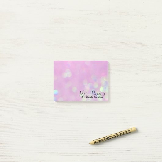 Post-it® Bokeh Post It Notes 4x3 (rose) (Sur un bureau)