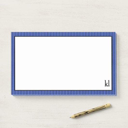 Post-it® Bordure à rayures bleues et noires | Monogramme (Sur un bureau)