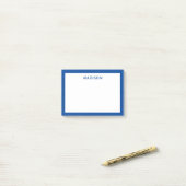 Post-it® Bordure bleue profonde Nom du monogramme moderne (Sur un bureau)