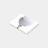 Post-it® Boule de golf sur la texture blanche d'arrière - (Incliné)
