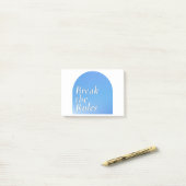 Post-it® Break the rules sticker, retro typography, (Sur un bureau)