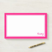 Post-it® Bright Pink Post It Note pour Suzy ou vous (Sur un bureau)