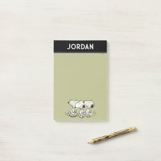 Post-it® cacahuètes | Snoopy Walking Tall (Sur un bureau)