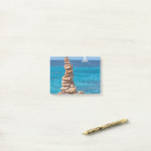 Post-it® Cairn à la mer Méditerranée (Sur un bureau)
