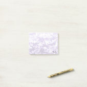 Post-it® Camo violet (Sur un bureau)