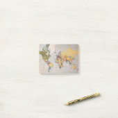 Post-it® carte du monde (Sur un bureau)