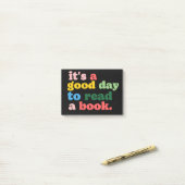 Post-it® C'est une bonne journée pour lire un livre (Sur un bureau)
