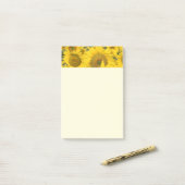 Post-it® Champ jaune de tournesols photo (Sur un bureau)