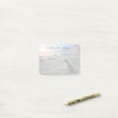 Post-it® Chat Assis Sur Une Plage (Sur un bureau)