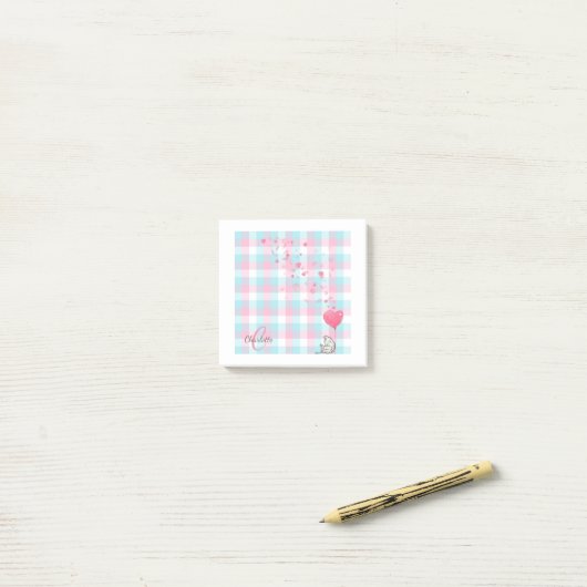 Post-it® Chat mignon Monogramme bleu rose (Sur un bureau)