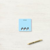 Post-it® Chats noirs blancs Trois chatons sages Bleu (Sur un bureau)