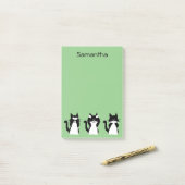 Post-it® Chats Smokings | Trois Sages Chattes Vert Clair (Sur un bureau)