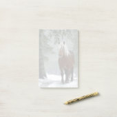 Post-it® Cheval Brown dans une forêt d'hiver avec chute de  (Sur un bureau)
