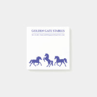 Chevaux en mouvement équestre stable ou Ranch