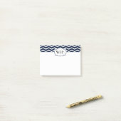 Post-it® Chevron blanc bleu de la marine à motifs monogramm (Sur un bureau)
