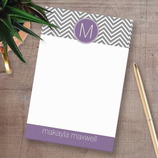 Post-it® Chevrons gris et aubergines avec Monogramme person