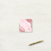 Post-it® Chic Blush Rose Or Agate Géode Monogramme (Sur un bureau)