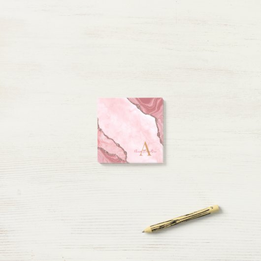 Post-it® Chic Blush Rose Or Agate Géode Monogramme (Sur un bureau)