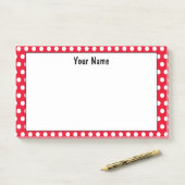 Post-it® Classic Polka Dot Rouge et Blanc Nom personnalisé (Sur un bureau)
