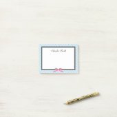 Post-it® Classique moderne bleu Polka noir point rose ruban (Sur un bureau)
