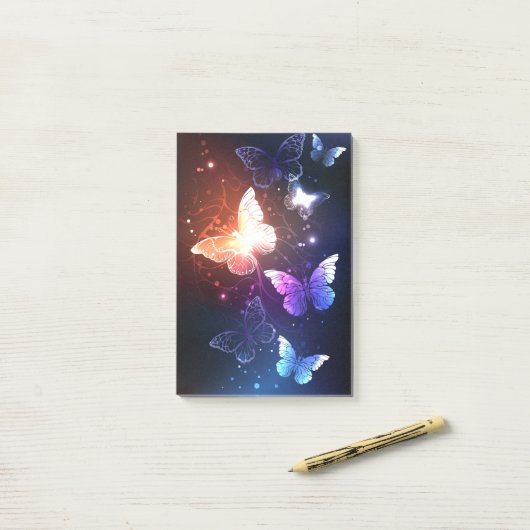 Post-it® Clowing Night Butterflies (Sur un bureau)