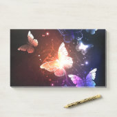 Post-it® Clowing Night Butterflies (Sur un bureau)