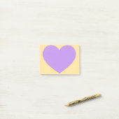 Post-it® Coeur pourpre (Sur un bureau)