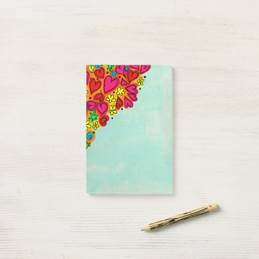 Post-it® Coeurs et fleurs de doodle à main mignonne (Sur un bureau)