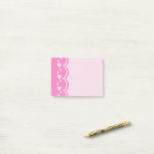 Post-it® Coeurs roses (Sur un bureau)