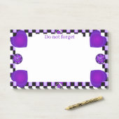 Post-it® Coeurs violets B&W battants (Sur un bureau)