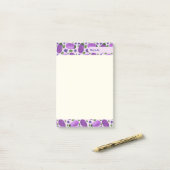 Post-it® Collection Blush & Bloom Aubergine – Douce Lilas (Sur un bureau)