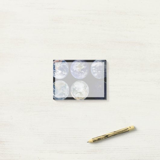 Post-it® Comparaison D'Image De Vues Iconiques De La Planèt (Sur un bureau)