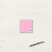 Post-it® Conception de nom personnalisé en monogramme rose (Sur un bureau)