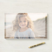 Post-it® Conception photo complète avec nom personnalisé (Sur un bureau)