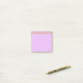 Post-it® Confettis dorés et calligraphie sur violet (Sur un bureau)