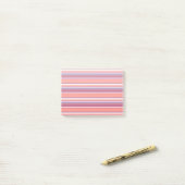 Post-it® Corail vivant, bandes rouge et violet (Sur un bureau)