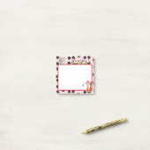 Post-it® Couleur rouge avec pattes chatons mignons 3" x 3" (Sur un bureau)