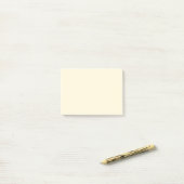 Post-it® Couleur solide de Cornsilk (Sur un bureau)