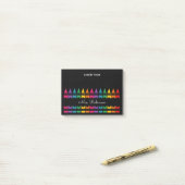 Post-it® Crayon arc-en-ciel pour appréciation des enseignan (Sur un bureau)