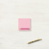 Post-it® Crayon rose (Sur un bureau)