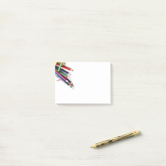 Post-it® Crayons de couleur Post-it-Notes (Sur un bureau)