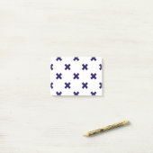 Post-it® Croix bleu marine sur blanc (Sur un bureau)