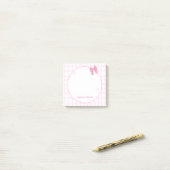 Post-it® Cute Bow Pastel En vichy rose (Sur un bureau)